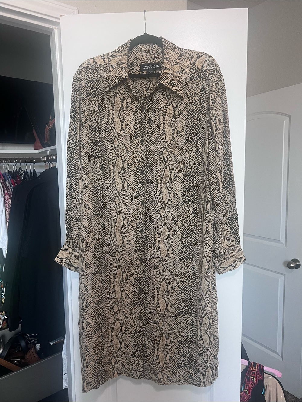 Ellen Tracy Snake Print Long-Sleeve Shirt Dress in Beige and Black (Plus Size)